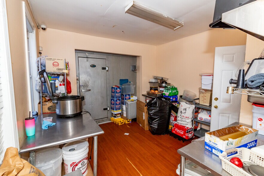 More Photos Of 2510 E Monument St, Baltimore Restaurant For Sale
