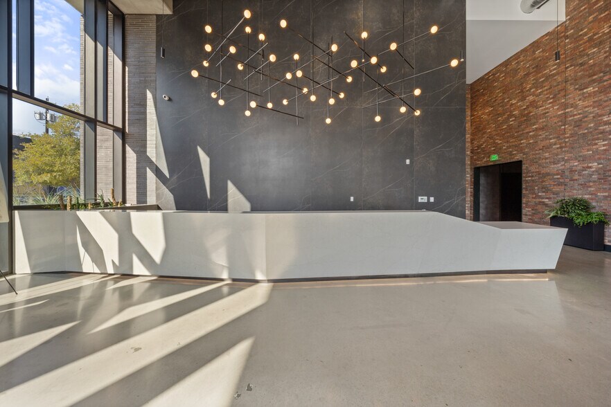 More Photos Of 1300 E 5th St, Austin Office For Lease