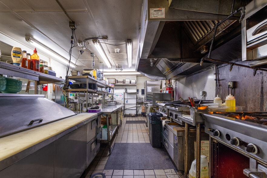 More Photos Of 101 Lovell Ave, Tybee Island Restaurant For Sale