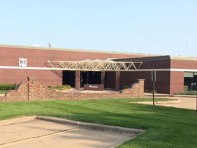 More Photos Of , Bloomington Office For Sale