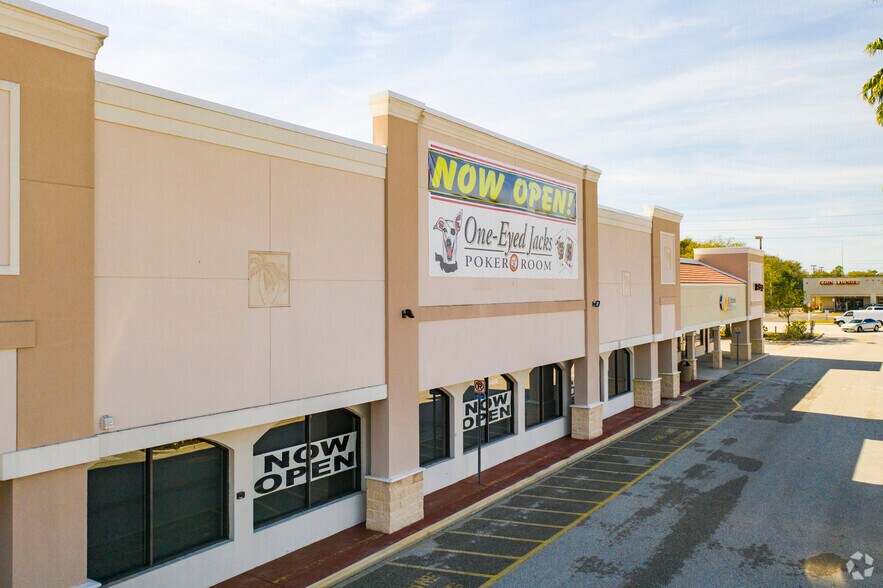 More Photos Of 4400-4462 Bee Ridge Rd, Sarasota Storefront Retail Office For Lease