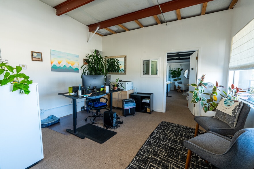 More Photos Of 401 Ingalls St, Santa Cruz Service For Sale