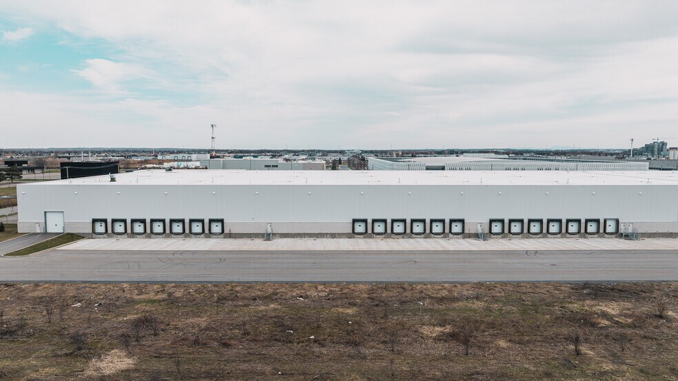 More Photos Of 3501 Rue F.-X.-Tessier, Vaudreuil-dorion Warehouse For Lease