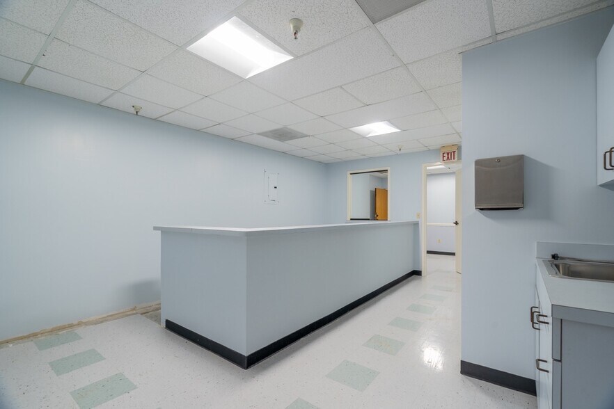 More Photos Of 908 E Southmore Blvd, Pasadena Medical For Lease