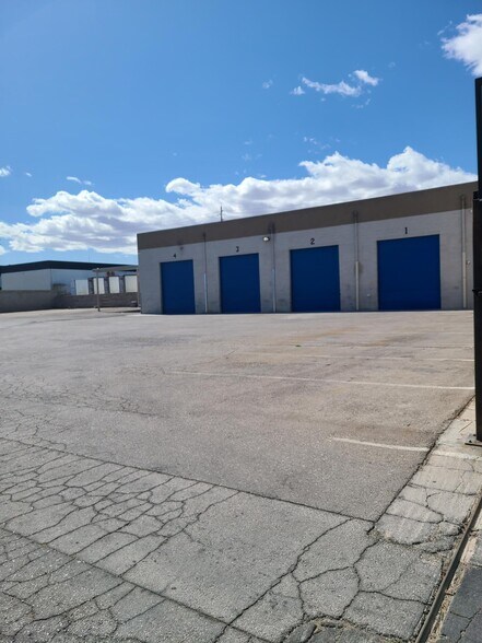 More Photos Of 4045 W Quail Ave, Las Vegas Warehouse For Lease