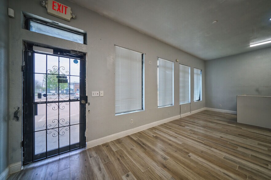 More Photos Of 2700-2704 Hemphill St, Fort Worth Medical For Sale