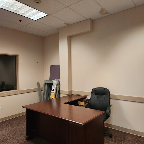 More Photos Of 5300 MacArthur Blvd, Vancouver Office For Lease