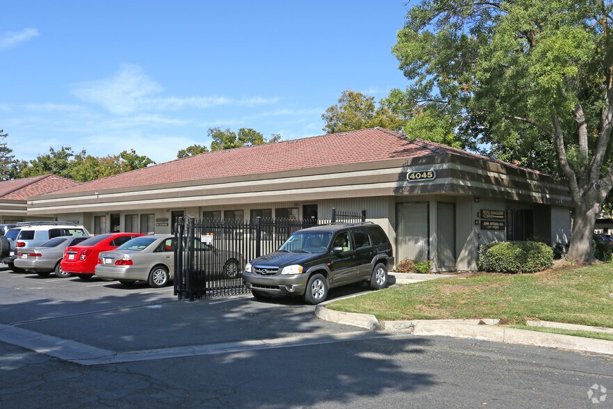 Primary Photo Of 4045 N Fresno St, Fresno Office For Lease