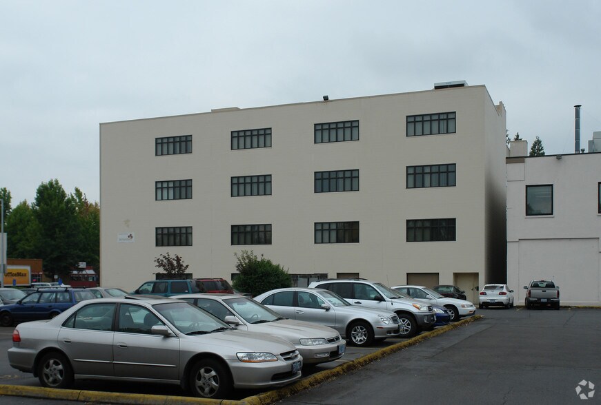 More Photos Of 1241 State St, Salem Office For Sale