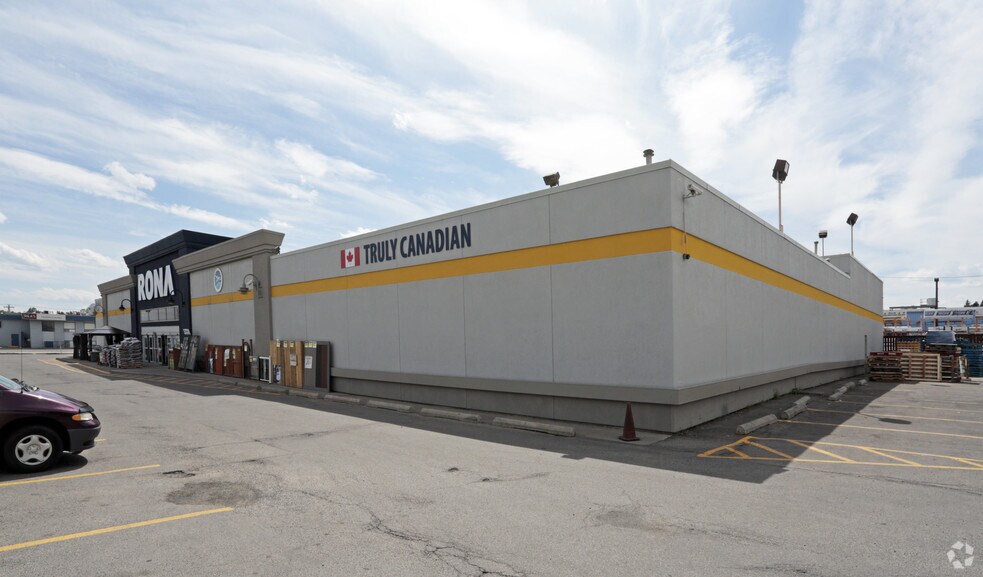 More Photos Of 4215 Edmonton Trl NE, Calgary Freestanding For Lease