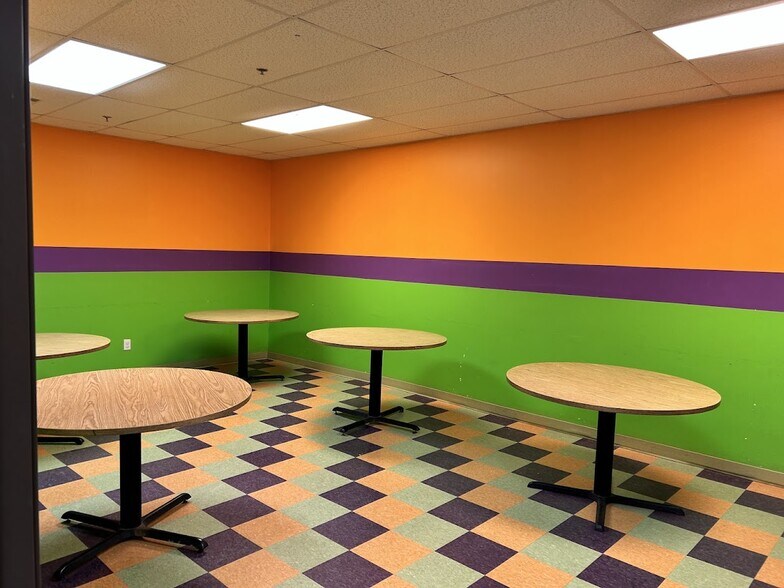 More Photos Of 2440 Clare Ln Ne, Rochester Flex For Sale