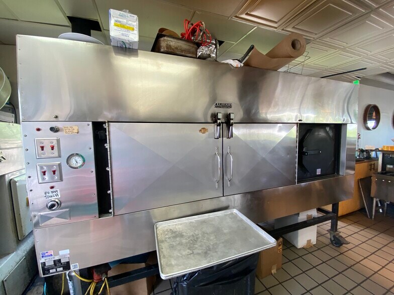 More Photos Of 840 Tabor St, Lakewood Restaurant For Sale