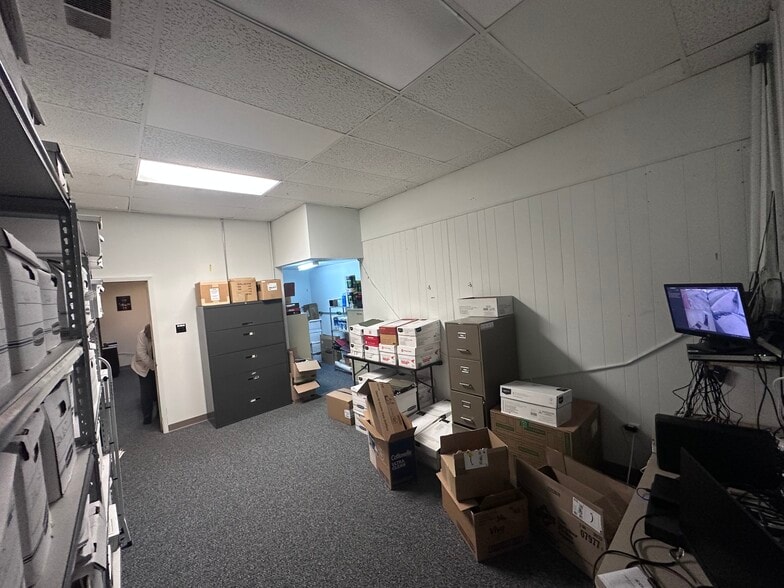 More Photos Of 2315 Stanley Ave, Dayton Light Distribution For Sale