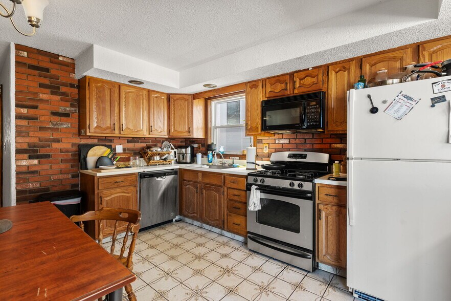 More Photos Of 574 E 3rd St, Boston Multifamily For Sale