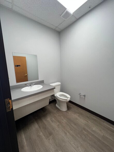 More Photos Of 7339-7341 Tower St, Richland Hills Warehouse For Sale