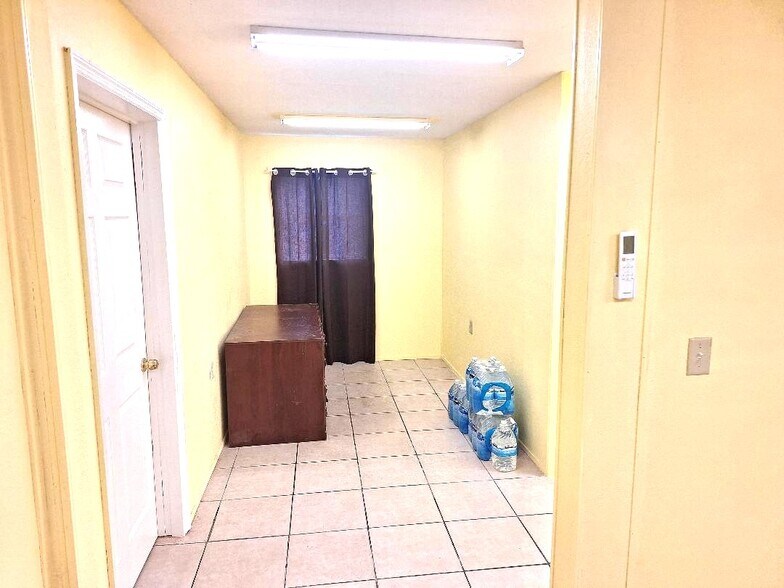 More Photos Of 1024 FL-19 N, Palatka Service For Lease