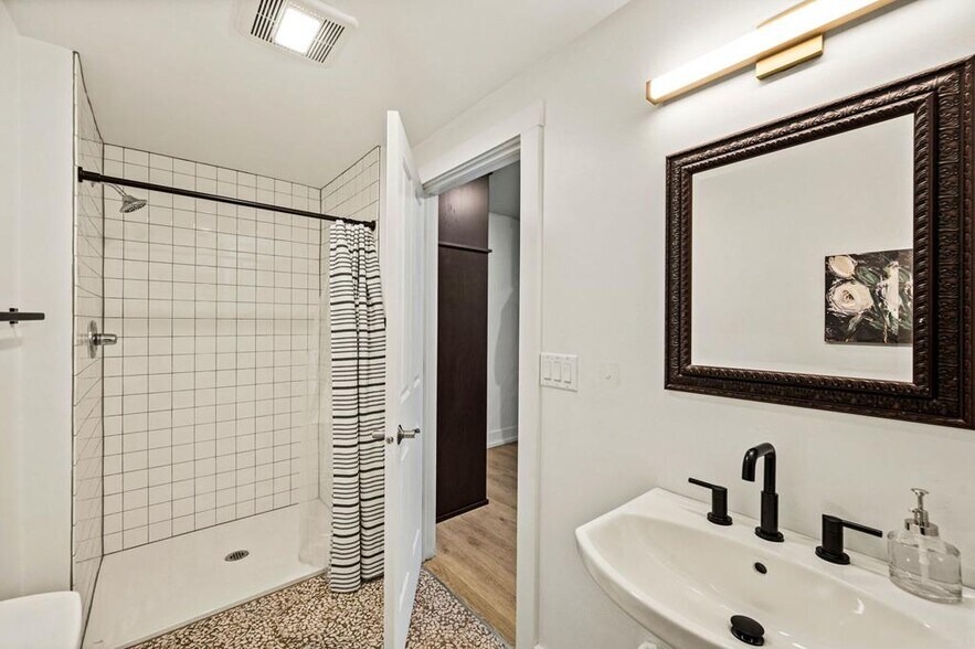 More Photos Of 219 Kentucky St, Sturgeon Bay Specialty For Sale