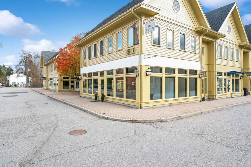 More Photos Of 25 N Main St, Kent Storefront Retail Office For Lease