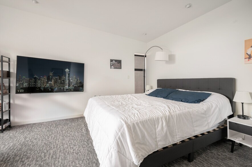 More Photos Of 166 Roy St, Seattle Office Residential For Sale