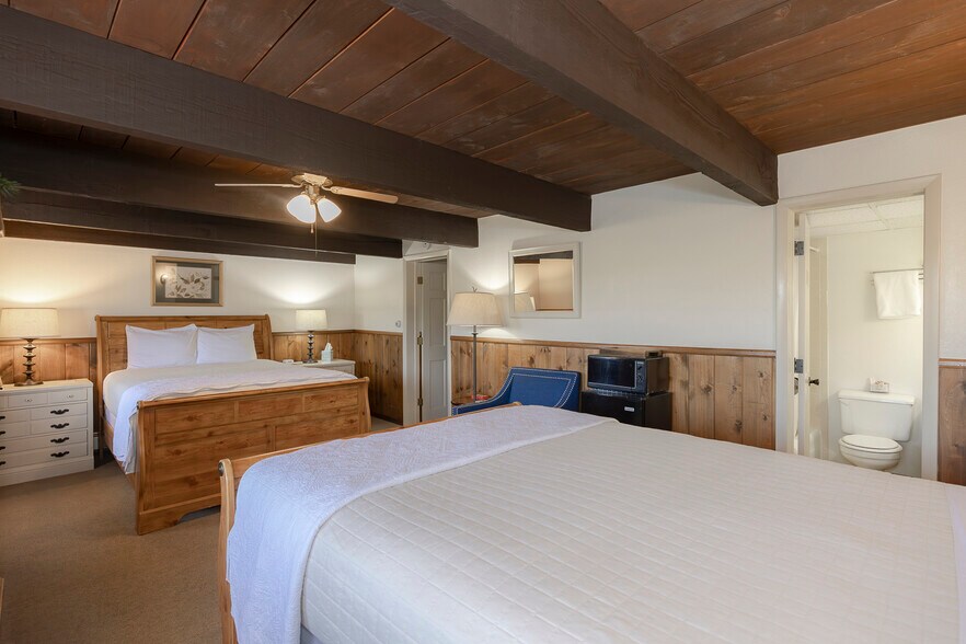 More Photos Of 425 County Road 5001, Fraser Hotel For Sale