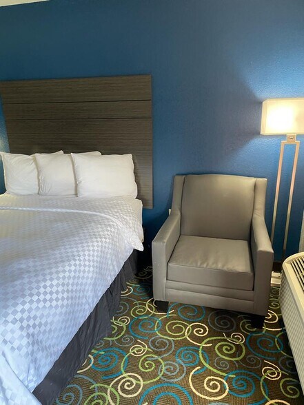 More Photos Of 1408 E Church St, Warren Hotel For Sale