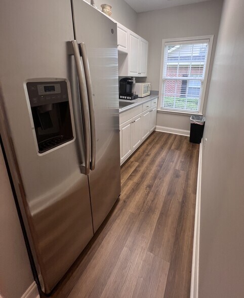 More Photos Of 347 Prado Way, Greenville Office For Sale