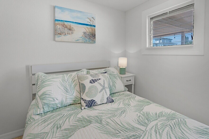 More Photos Of 13901 Old Dixie Hwy, Hudson Multifamily For Sale