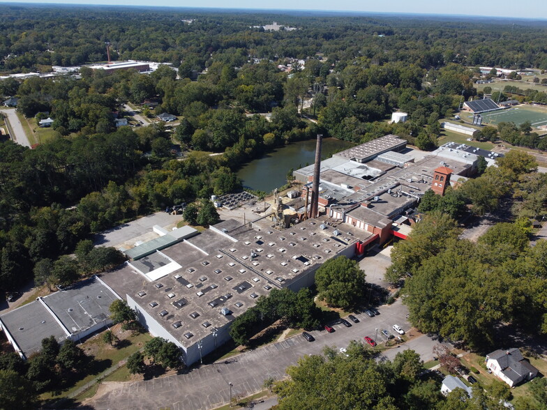 Primary Photo Of 1000 Elm St, Lagrange Manufacturing For Lease