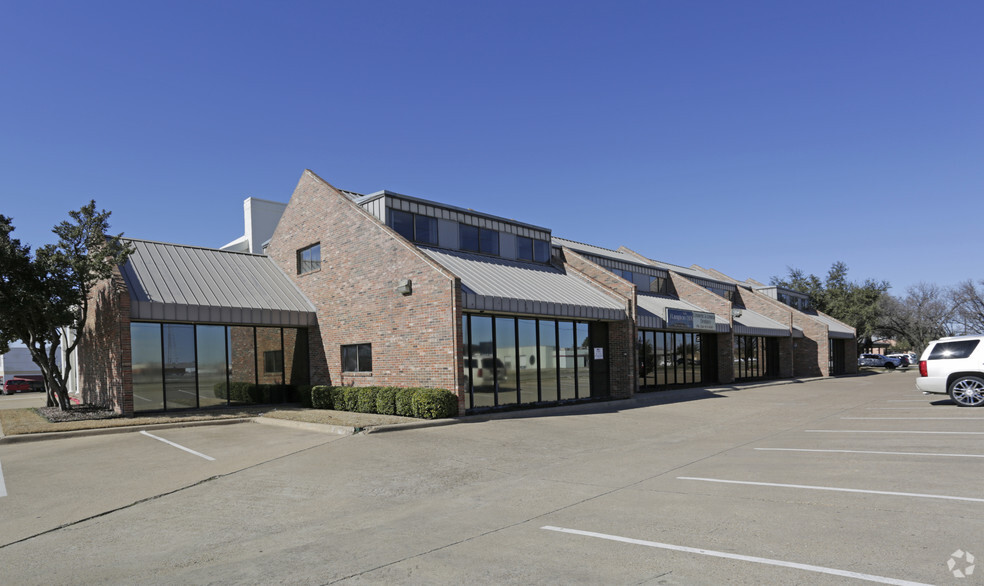 Primary Photo Of 10995 Plano Rd, Dallas Medical For Lease