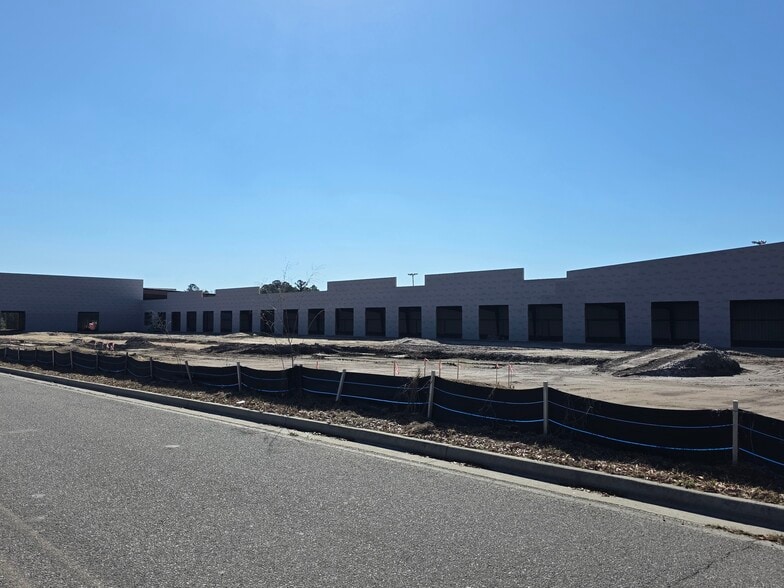 More Photos Of 105 Capitol Dr, Rincon Storefront For Lease