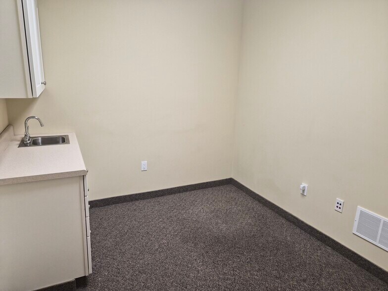 More Photos Of 220 Brighton Rd, Cape May Court House Office For Sale