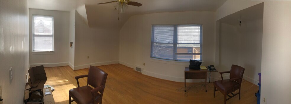 More Photos Of 9329 Battle St, Manassas Office For Sale