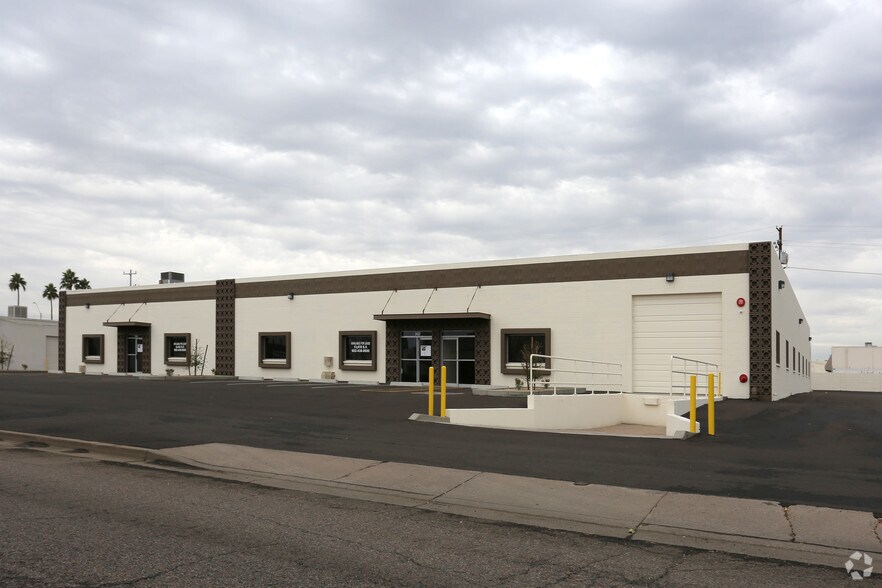 More Photos Of 3422-3424 W Osborn Rd, Phoenix Warehouse For Lease