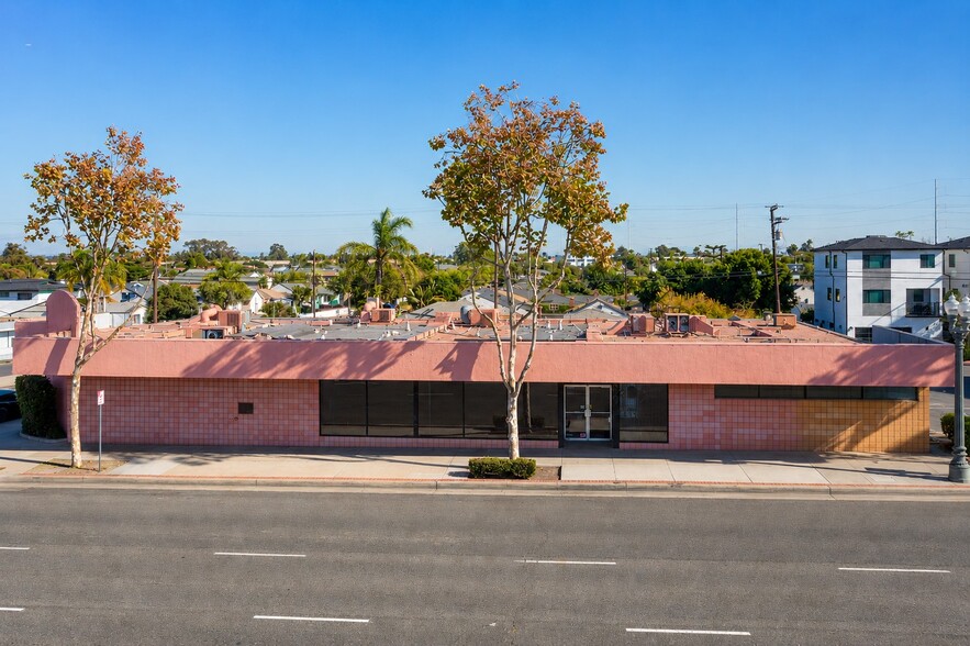 More Photos Of 17000 Hawthorne Blvd, Lawndale Restaurant For Lease