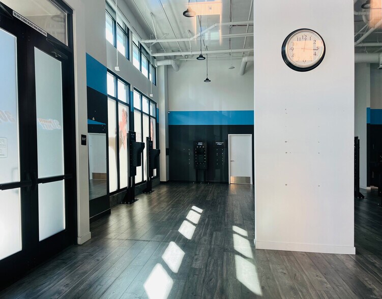 More Photos Of 180 3rd St, Oakland General Retail For Lease