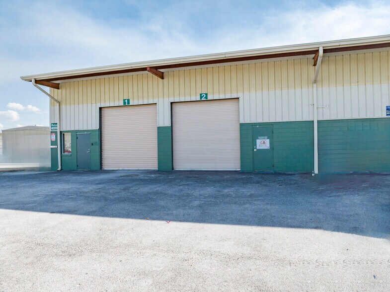 More Photos Of 3535 Reynolds Rd, Lakeland Warehouse For Lease