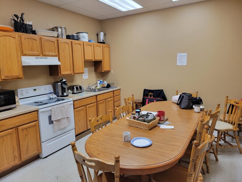 More Photos Of 8365 Wicker Ave, Saint John Department Store For Sale