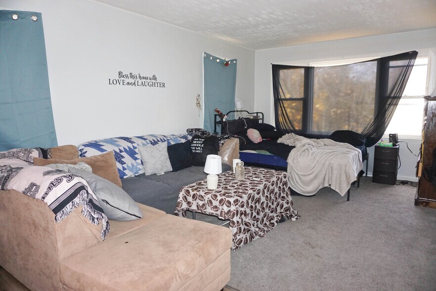 More Photos Of 257 Washington St NW, Warren Multifamily For Sale