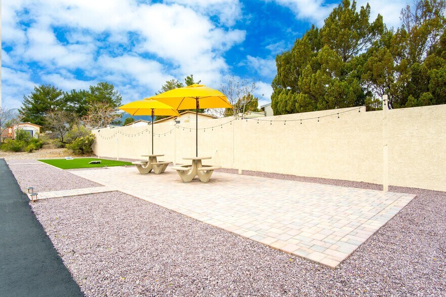 More Photos Of 301 W State Route 89A, Cottonwood Hotel For Sale