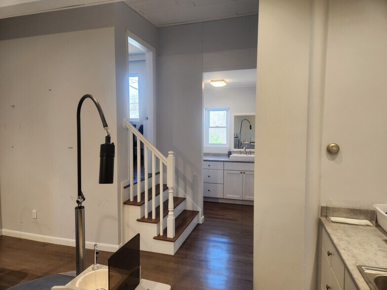 More Photos Of 5 Pond Rd, Harvard Healthcare For Sale