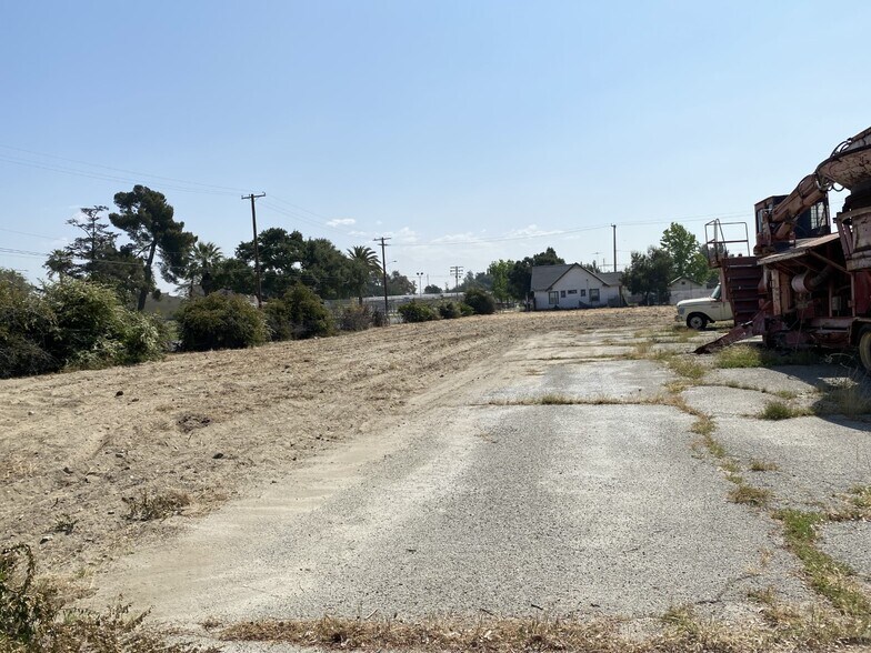 More Photos Of 472 E E St, Colton Land For Lease