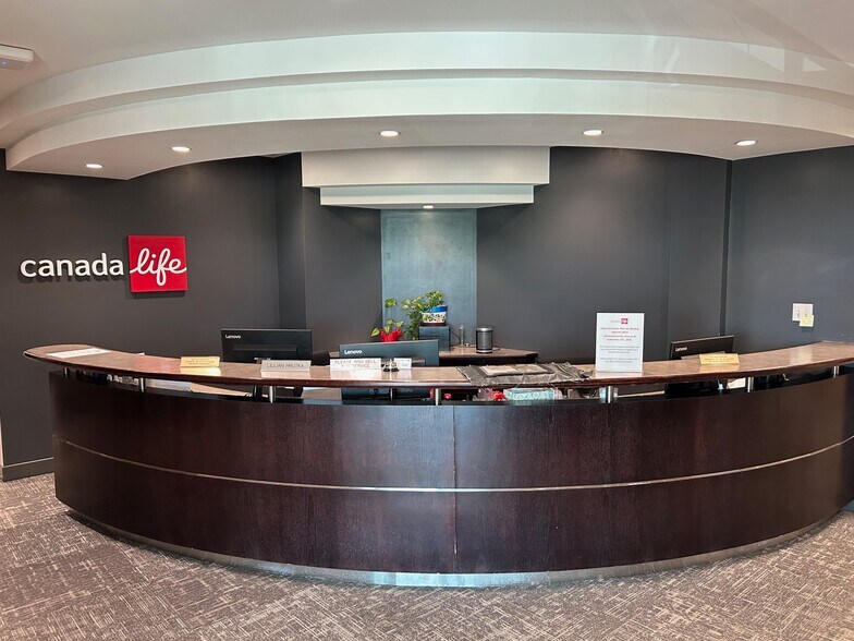 More Photos Of 2555 Ouellette Av, Windsor Office For Lease