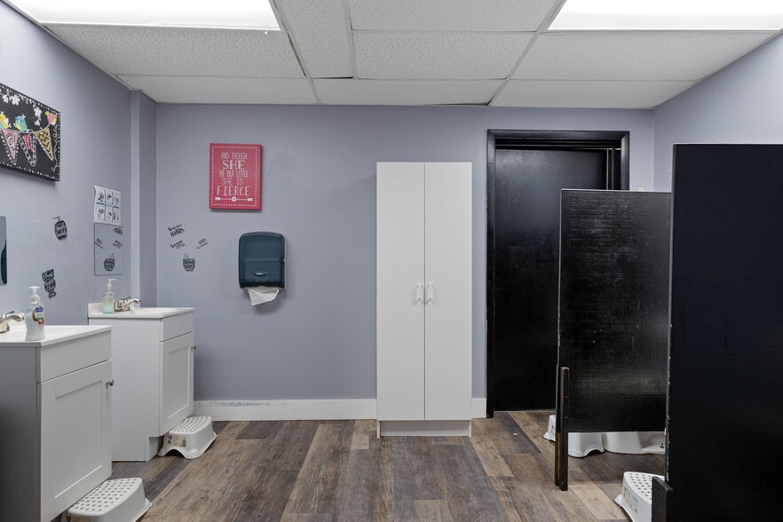 More Photos Of 639 NE 1st St, Crystal River Daycare Center For Sale