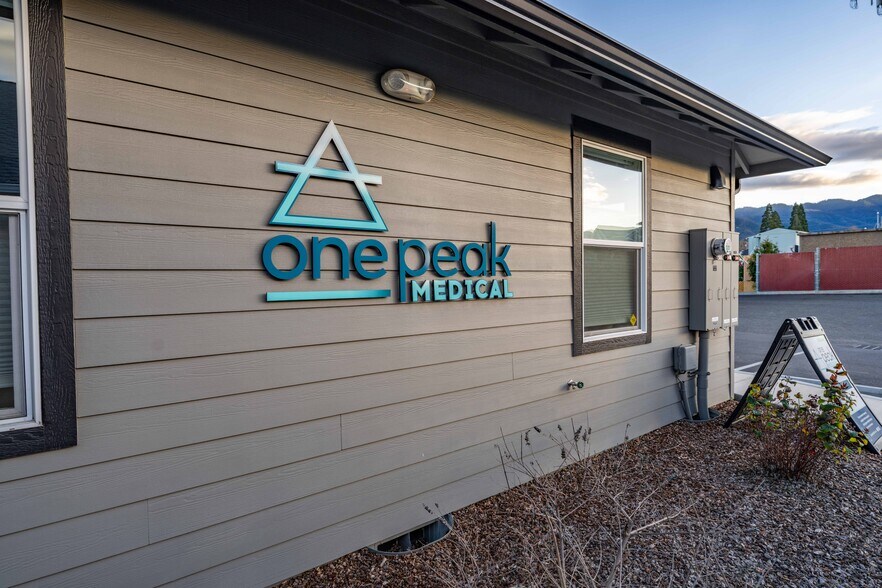 More Photos Of 296 S Pacific Hwy, Talent Medical For Sale