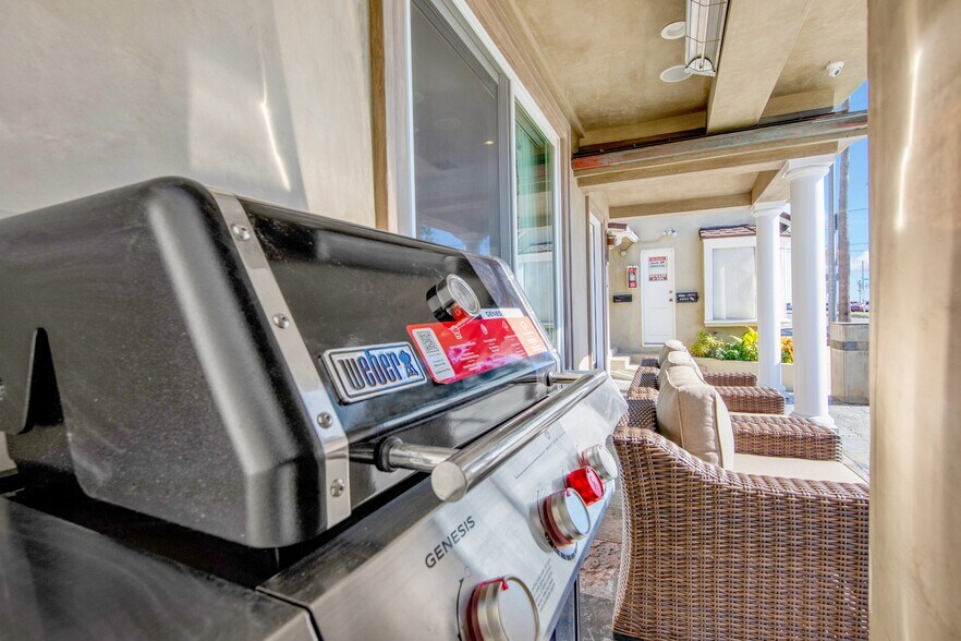 More Photos Of 5121 E Ocean Blvd, Long Beach Apartments For Sale