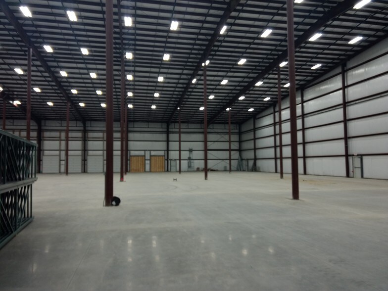 More Photos Of 105 Bracken Rd, Montgomery Warehouse For Lease