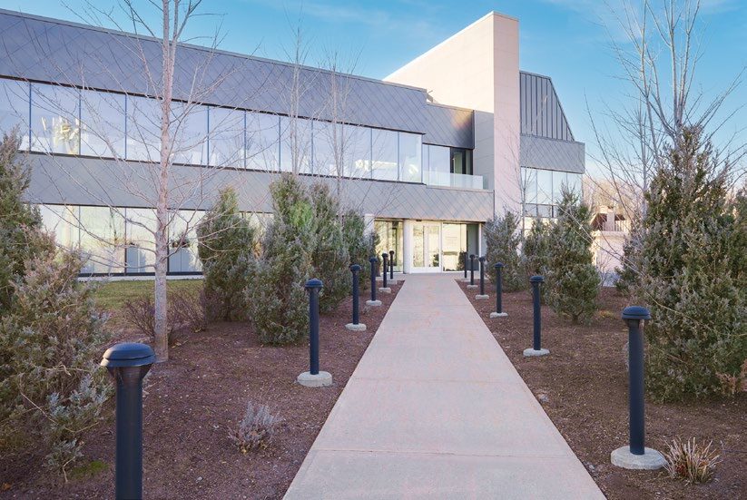 More Photos Of 275 Boul Armand-Frappier, Laval Office For Lease