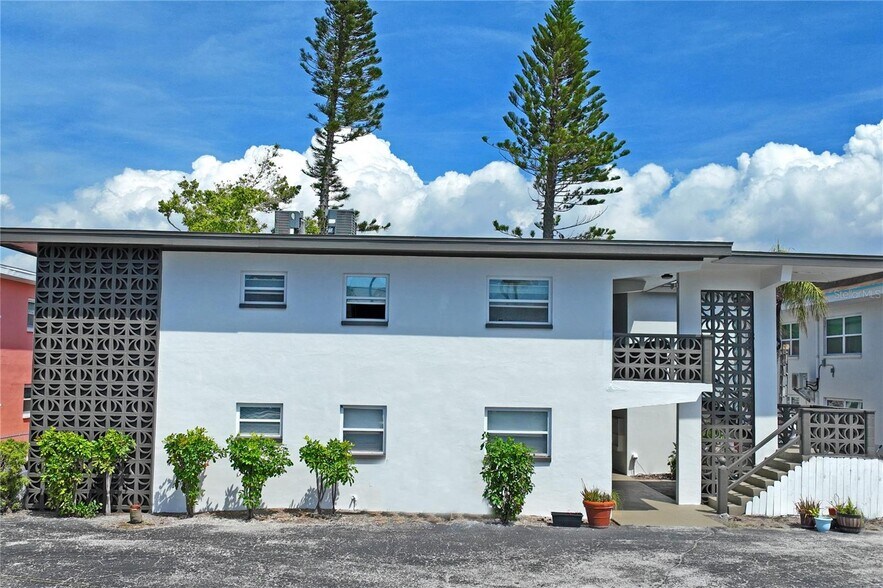 More Photos Of 11705 3rd St E, Treasure Island Apartments For Sale