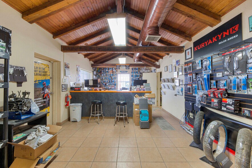 More Photos Of 2842-2846 N 1st Ave, Tucson Auto Repair For Sale