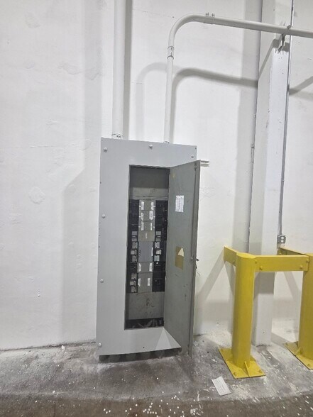 More Photos Of 3443 NW 107th St, Miami Warehouse For Lease